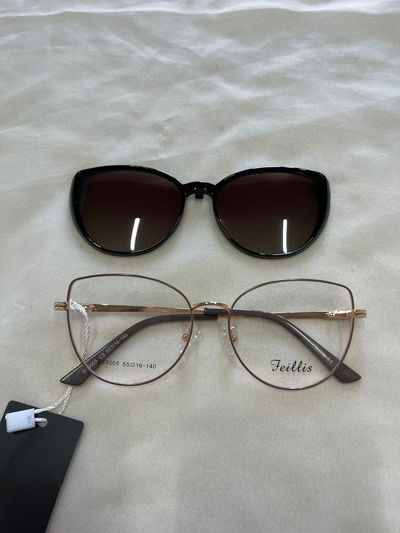 Clip on catalina