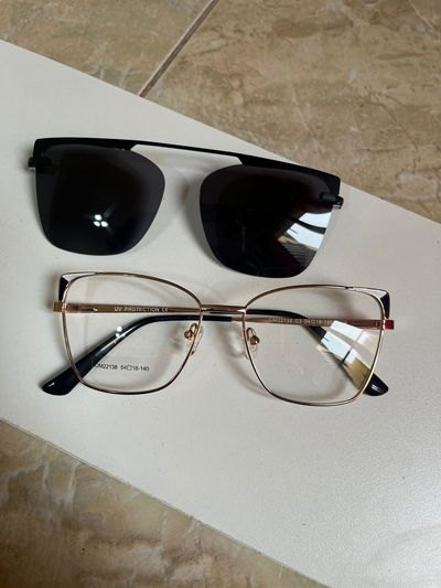Clip on ares Negro azulado
