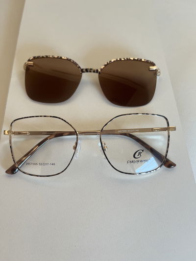 Clip on gisel print 