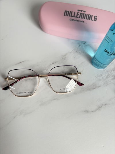 armazon agniesa morado 