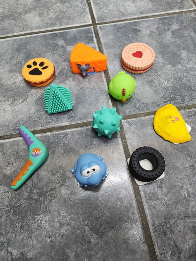 Juguetes chifles variados