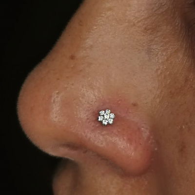 Nostril flor cubic - Titanio