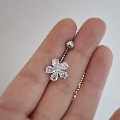 Piercing omb. Flor cubic