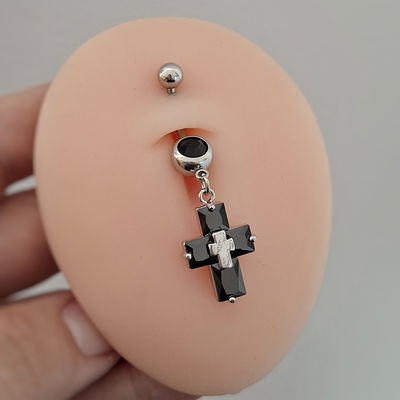 Piercing omb. Cruz cubic negro
