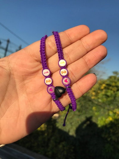 Pulseras fecha e iman