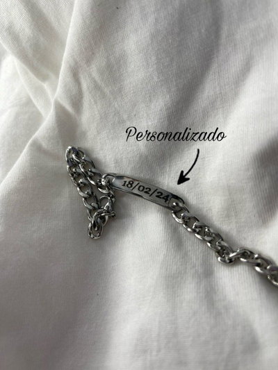 Pulsera Cleo: Personalizado con fechas o iniciales