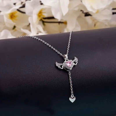 Collar Corazon Alas movibles