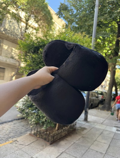 Pantufla Negra lisa