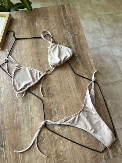 BIKINI NUBE NUDE