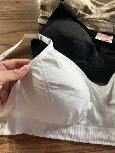 TOP CON BROCHE ESPECIAL