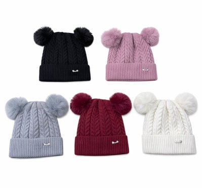 Gorro con pompones