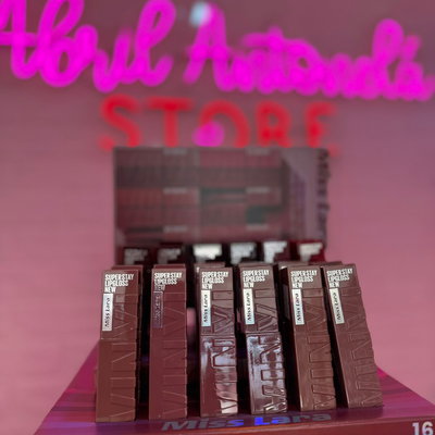 LABIAL MATTE MISS LARA