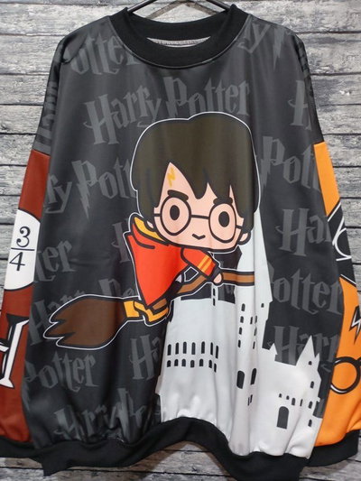 Buzo  talle 7 Harry Potter escoba 