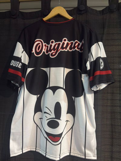 Remeron talle 6 Mickey rayas negro