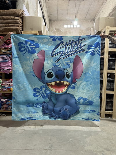 Maxitoallon stitch azul flores