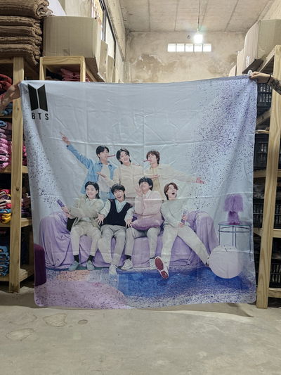 Lona BTS