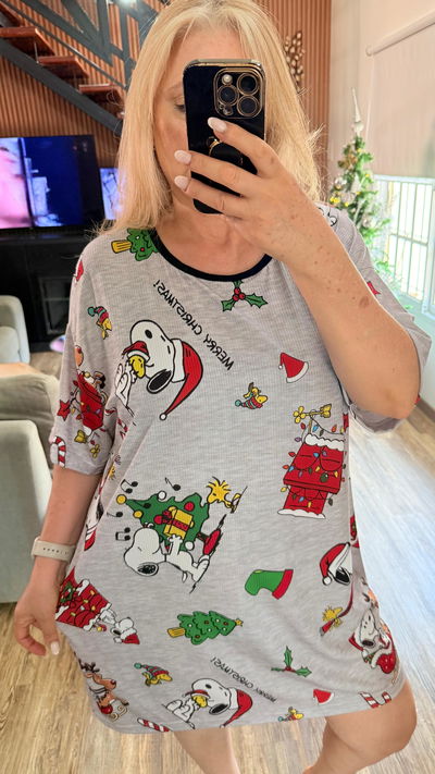 Camison Snoopy navideño talle 8 (talle 64/66)