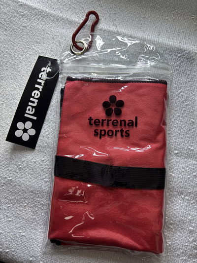 Toalla de mano para gimnasio secado rápido color rojo