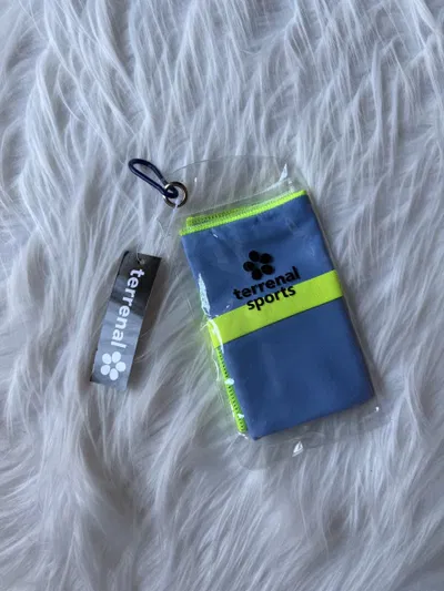 Toalla de mano para gimnasio secado rápido celeste y fluo