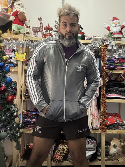 Campera deportiva gris engomada talle XXL