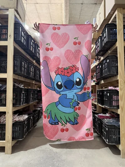 Toallon Stitch hawaiano