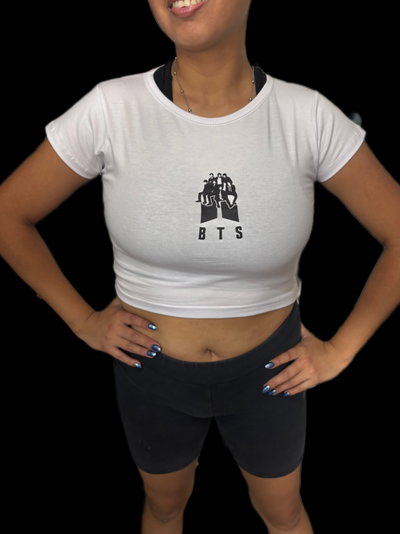 Baby téa crop top Blanco BTS talle único abarca hasta el talle 3 de adulto (talle M)