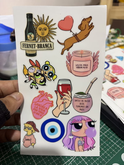 Stickers UV Lisa anteojos y mix