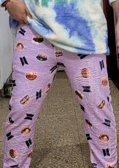 Pantalón de polar soft BTS talle 42/44