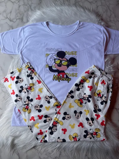 Pijama mickey cremita otoño talle 58/60
