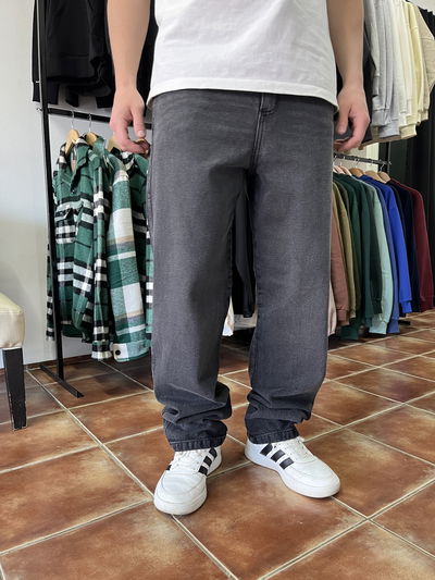 Jean baggy negro gastado