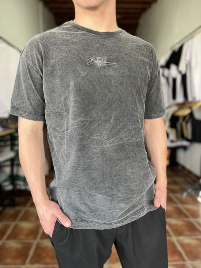 Remera oversize negra lavada