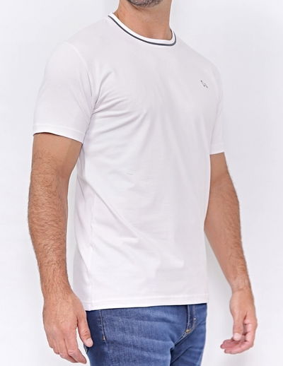 Remera blanca con vivos grises