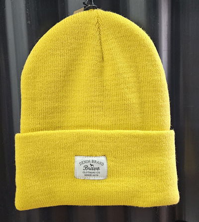Gorro de lana amarillo