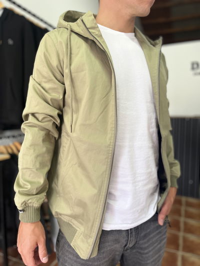 Campera de gabardina