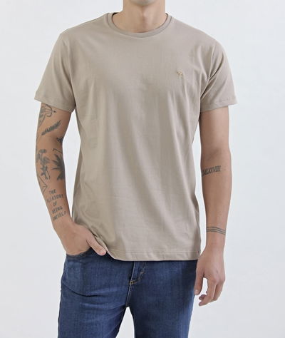 Remera básica arena