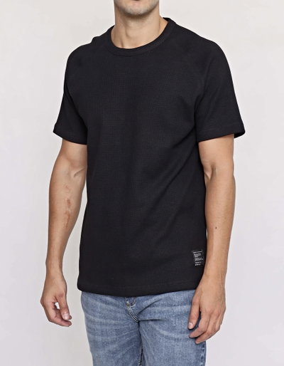 Remera raglan waffle negra