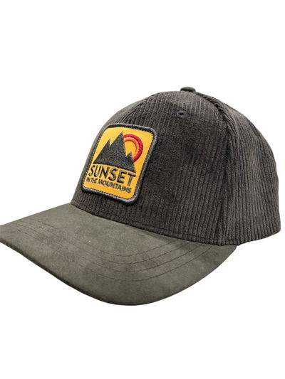 Gorra de corderoy y gamuza