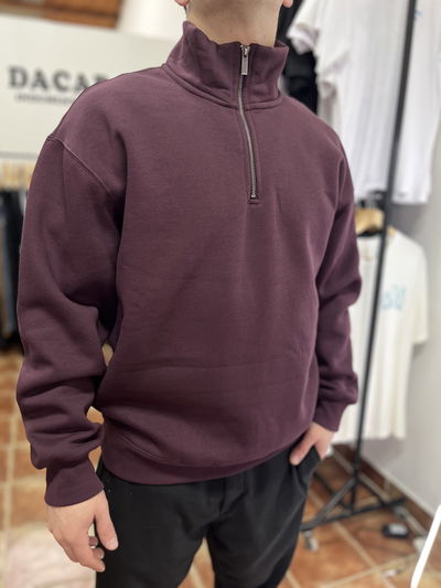 Buzo bordó con cierre