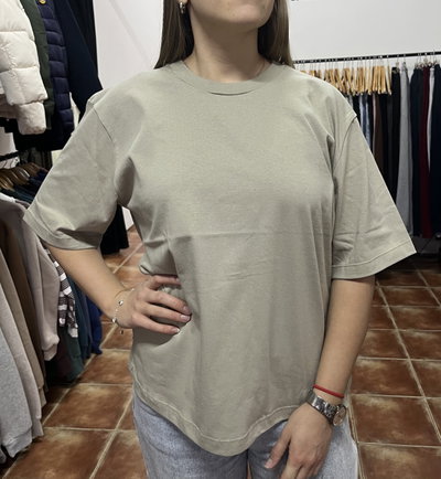 Remera boxy beige