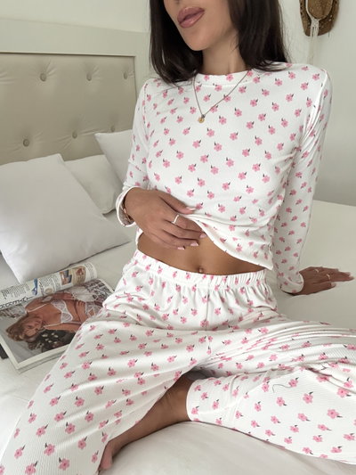 Pijama Moscú - Flores Rosas.