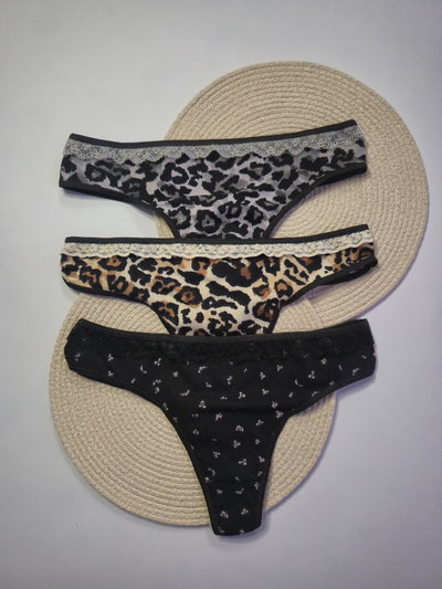 Colaless print. 