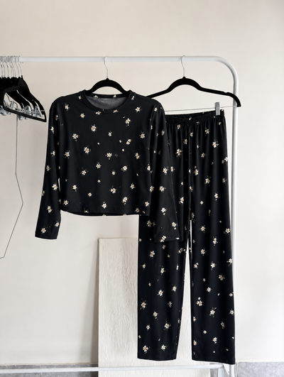 Pijama Moscú - Florcitas Negro.