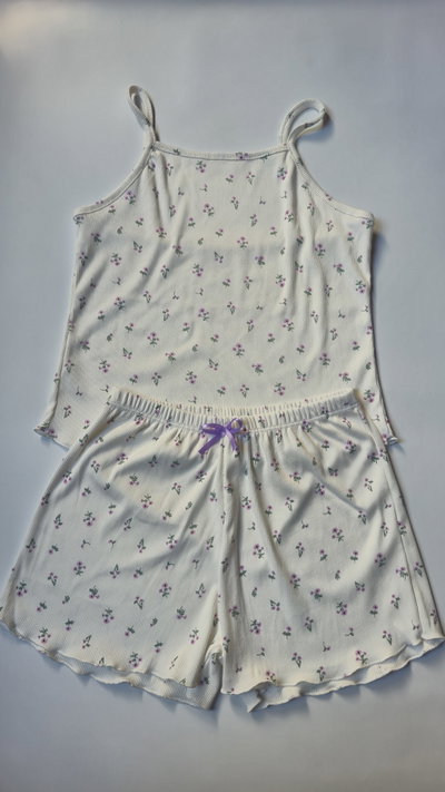 Pijama Amelia Flores.