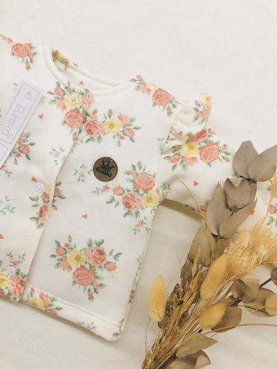 CAMPERA CREMA FLORCITAS
