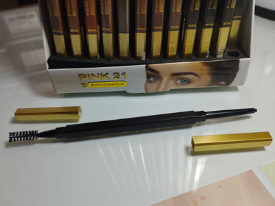 Delineador para cejas 2 en 1