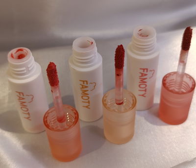 Rubor y tinte de labios famoty