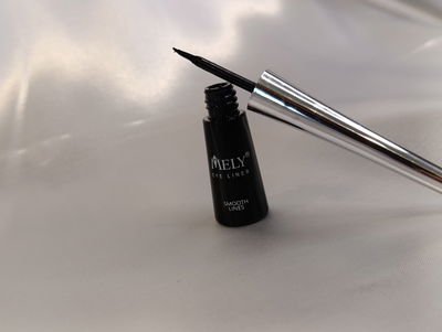 Delineador líquido black mely