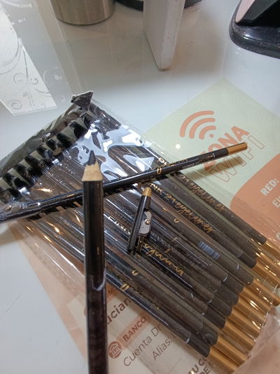 Delineador eyeliner pink 21