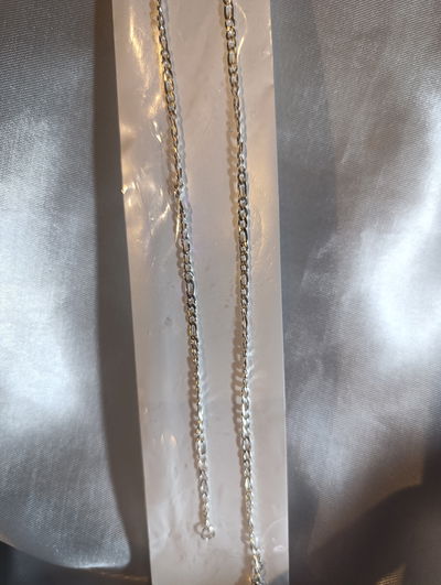 Collar acero quirúrgico blanco 