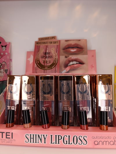 Labial lip gloss shiny Tei